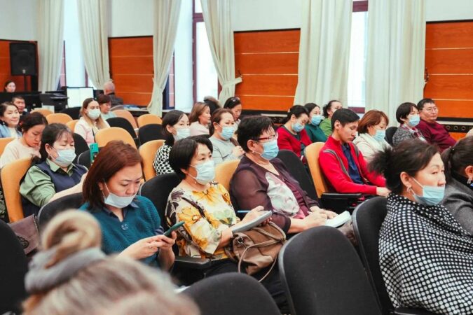 В рамках III Республиканского шахматного конгресса в столице региона идет семинар-практикум «Шахматы как средство интеллектуального развития дошкольников и младших школьников.