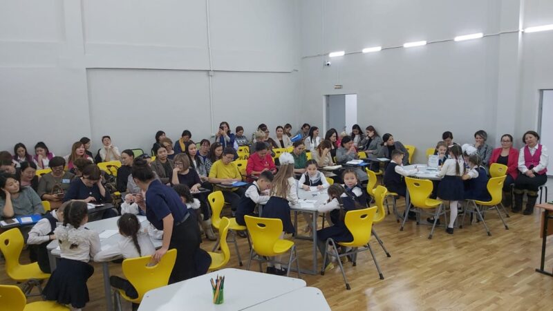 В рамках реализации проекта «Экосистема развития детской одаренности» АНО ГРД «Лаборатория детства» 31 января 2023 года на базе стажировочной площадки МОБУ «Мархинская СОШ № 1» городского округа «Город Якутск» прошли мастер-классы учителей